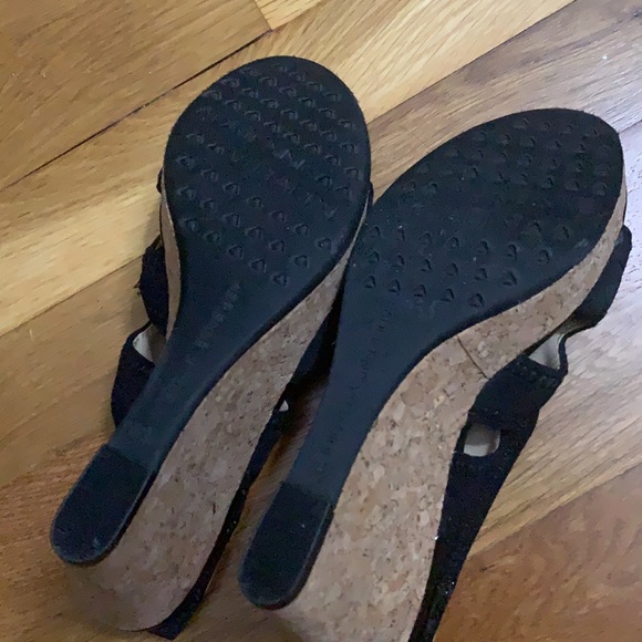 Black wedged sandals never worn 6.5 - Picture 3 of 4